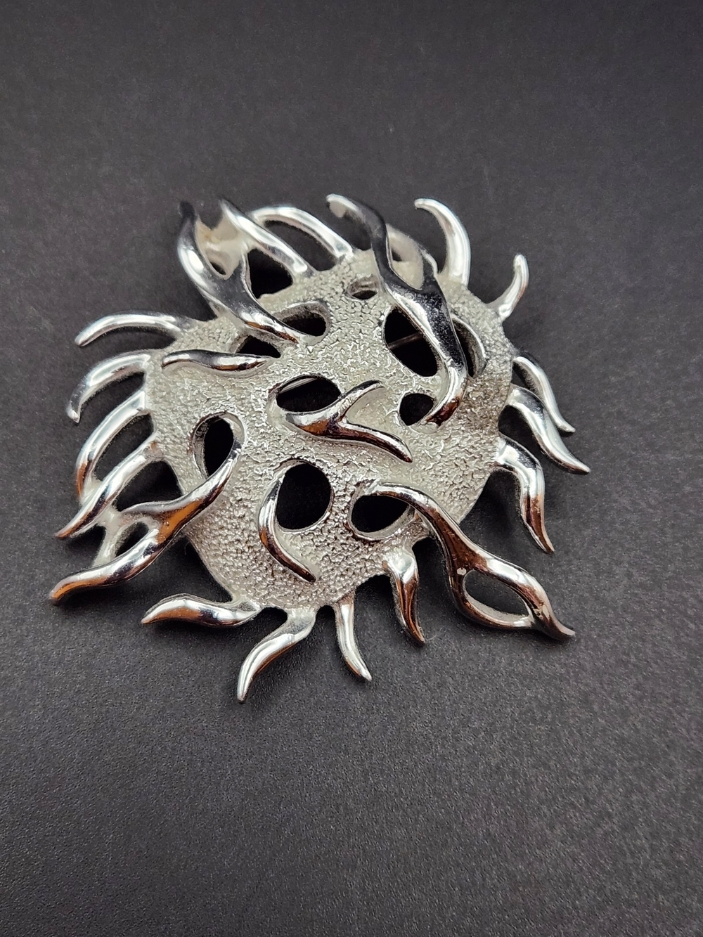 Sarah Coventry Silver Tone Sea Urchin Brooch 1970s